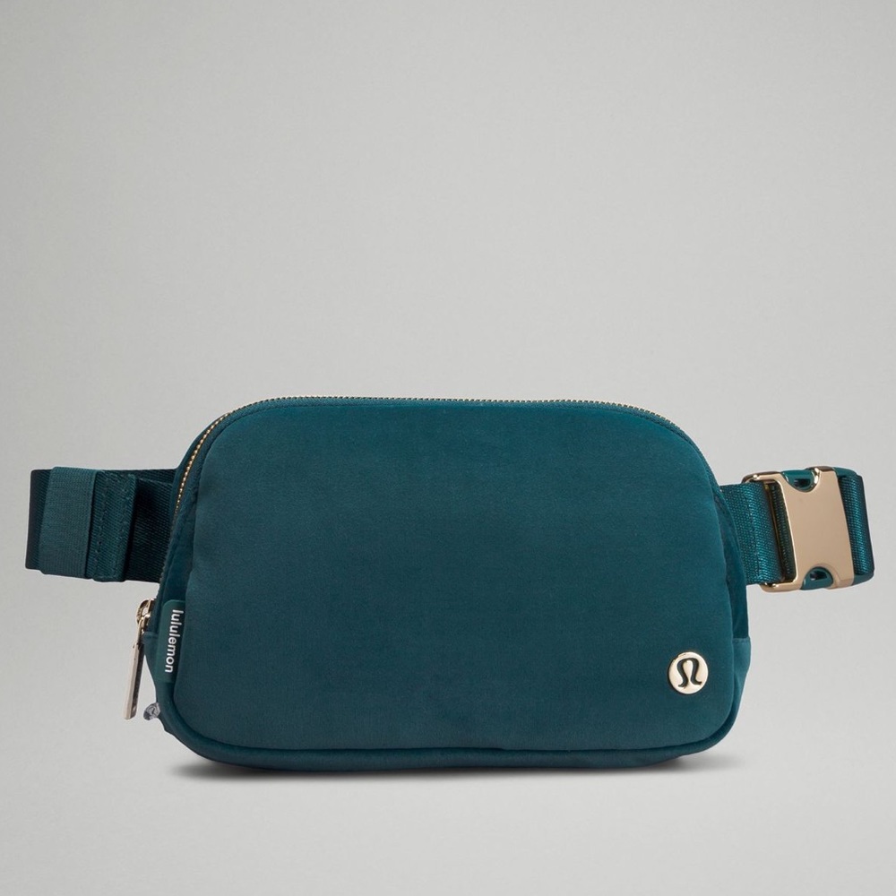 Lululemon Velour Everywhere Belt Bag 1L